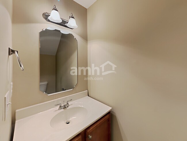 Building Photo - 1300 Cathedral Rock Ct