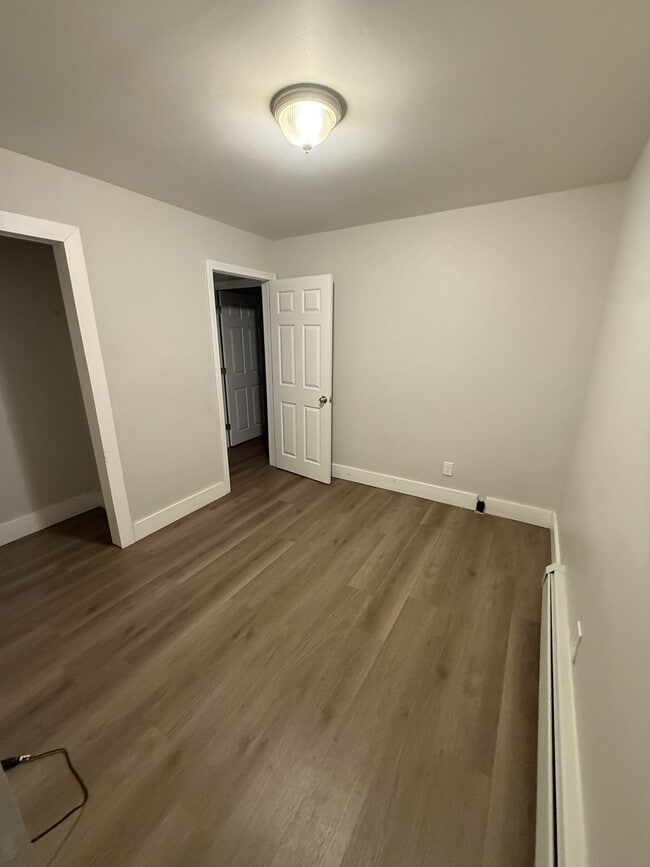 Building Photo - 428 McGrath Pond Rd