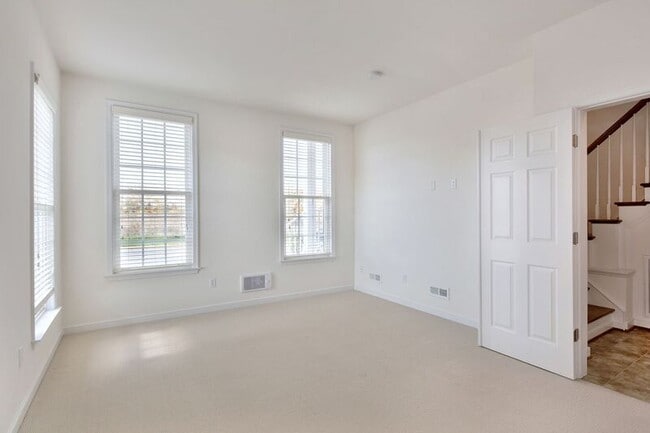 Building Photo - 1232 Old Trail Dr