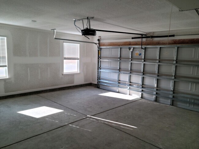 Building Photo - 10558 Ruffian Rte