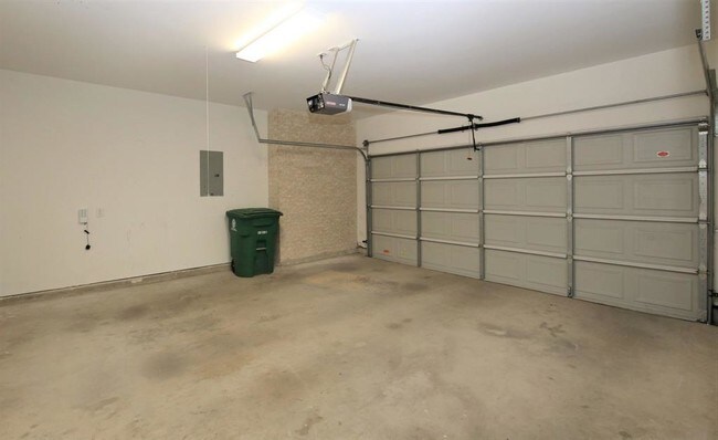 Building Photo - 1415 Bonnie Brae St
