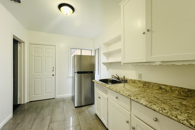Building Photo - Sylvan Apartments