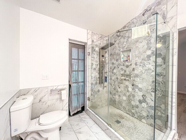 Building Photo - For Rent | Hidden Glen Community | 4 Bed, ...