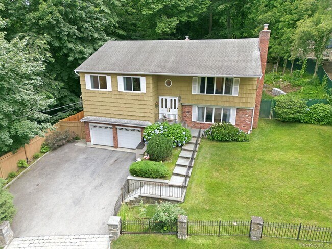Building Photo - 80 Hickory Hill Dr