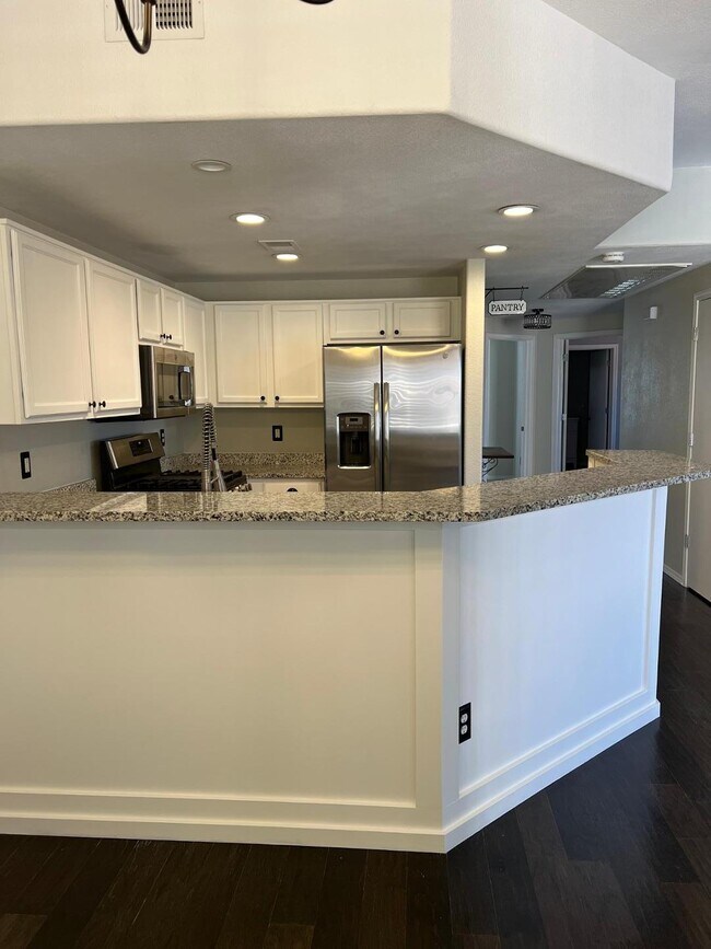 Building Photo - 6800 Vista Del Norte Dr NE