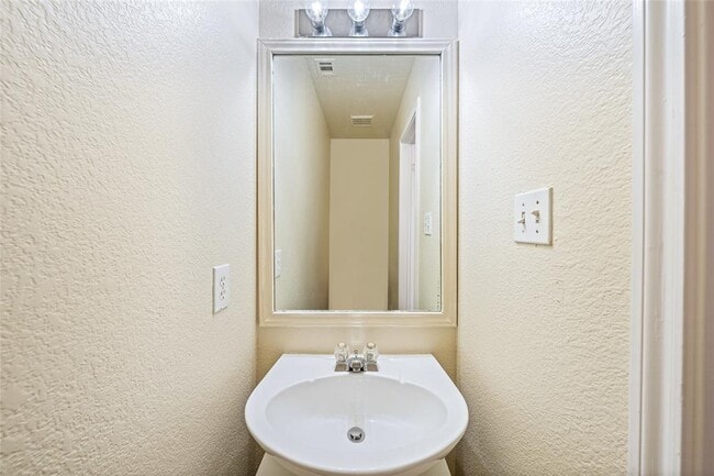 Building Photo - 9607 Nightjar Dr