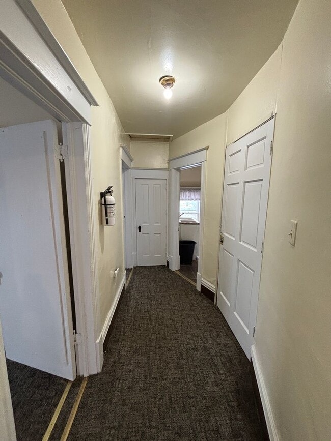 Building Photo - 326 Fowler St