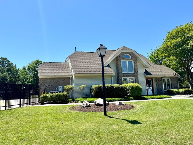 Building Photo - WELCOME HOME to your Beautifully updated townhome.
