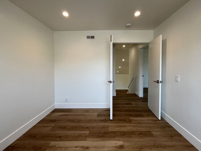 Building Photo - 5281 Tattershall Ave