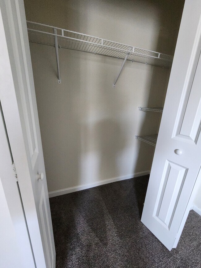 Building Photo - 285 Holly Forest Dr