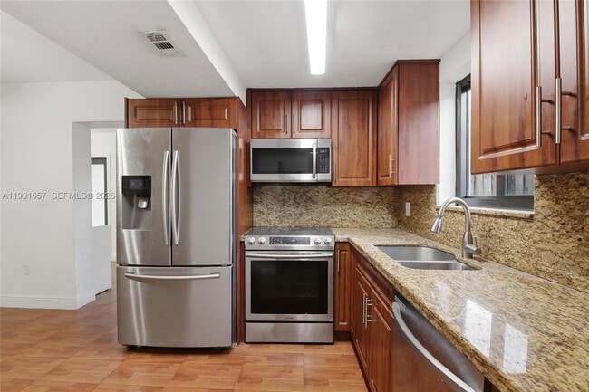 Building Photo - 3210 SW 26th St