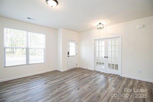 Building Photo - 3030 Falling Stone Cir