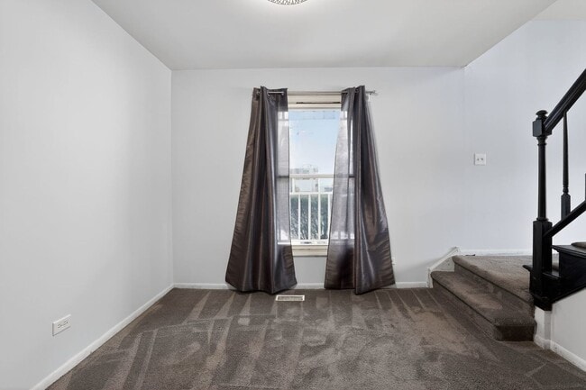 Building Photo - 1336 Queensgreen Cir