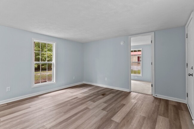 Building Photo - 2061 Center Ct SW