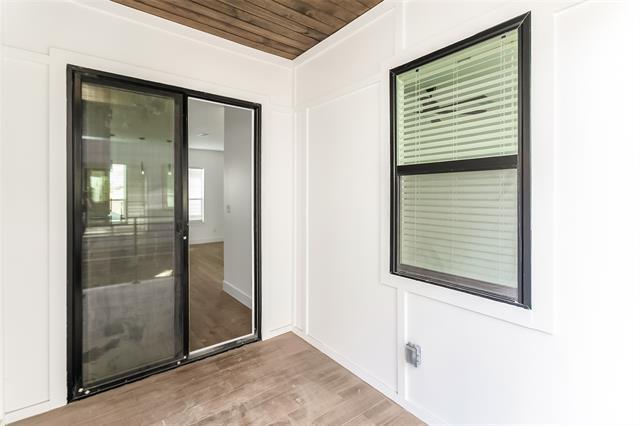 Building Photo - 1105 Poindexter St