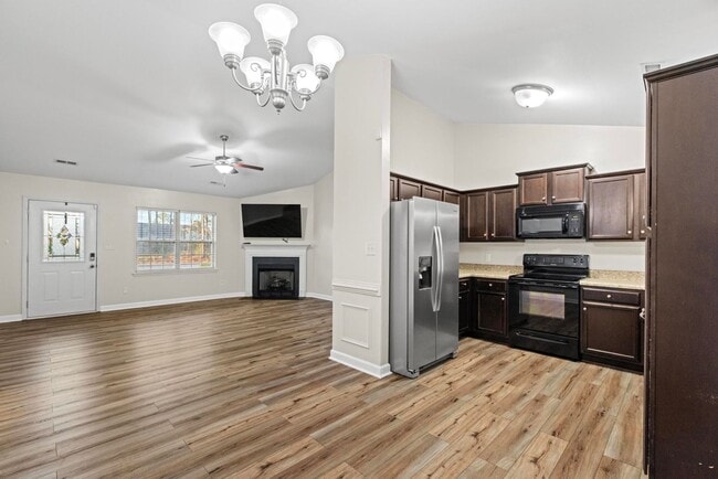 Building Photo - Available now in Sneads Ferry, NC! Close to base