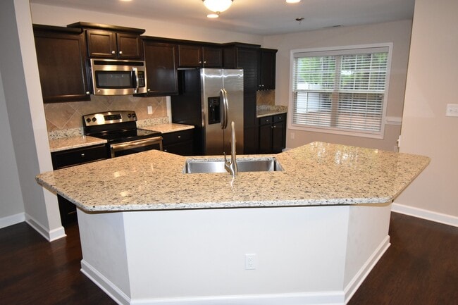 Building Photo - Coming Soon! 3 Bedroom and 2 Bath- Maples at Westgate