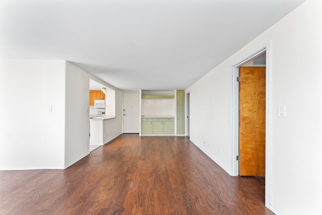 Building Photo - Makiki - Wilder Regent 2 bed, 2 bath, 1 pa...