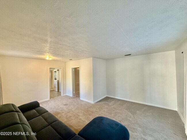 Building Photo - 3526 Hyacinth St