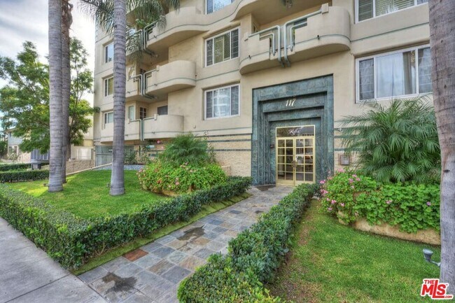 Building Photo - 117 N Gale Dr