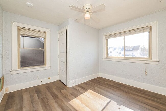 Building Photo - 4009 E 3rd St