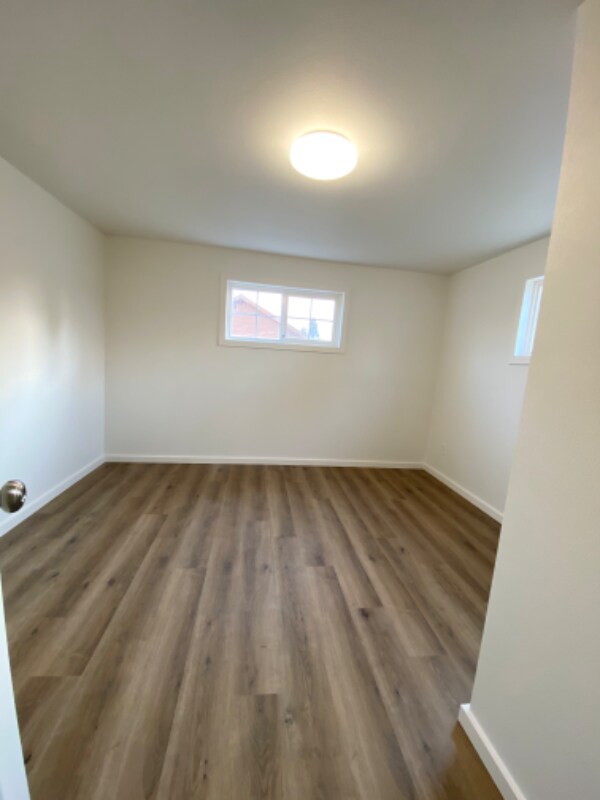 Building Photo - 345 Marilyn St NE