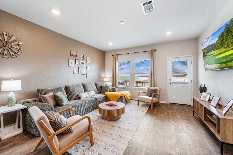 Building Photo - 6403 Embankment Rd