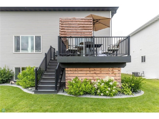 Building Photo - 1058 Ashley Dr W