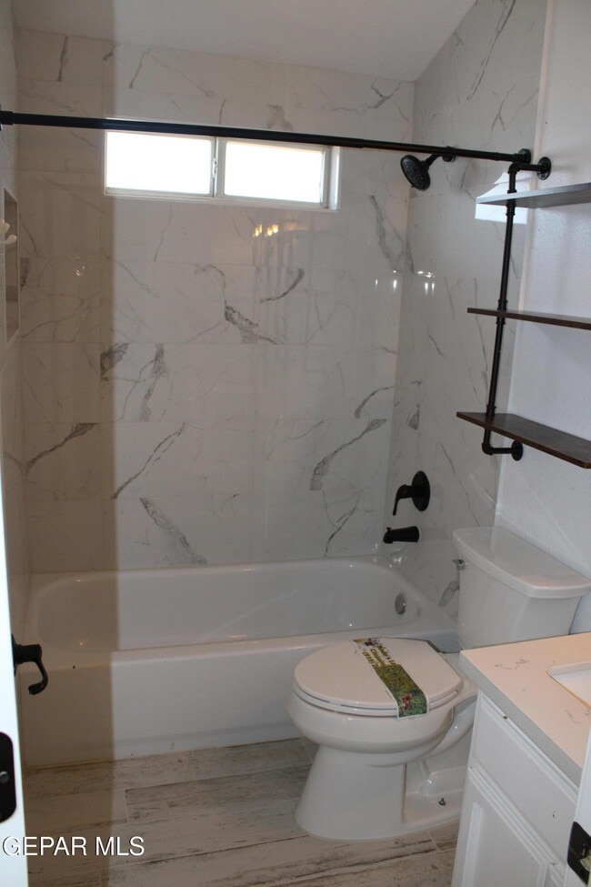 Building Photo - 12516 Twin Leaf Dr