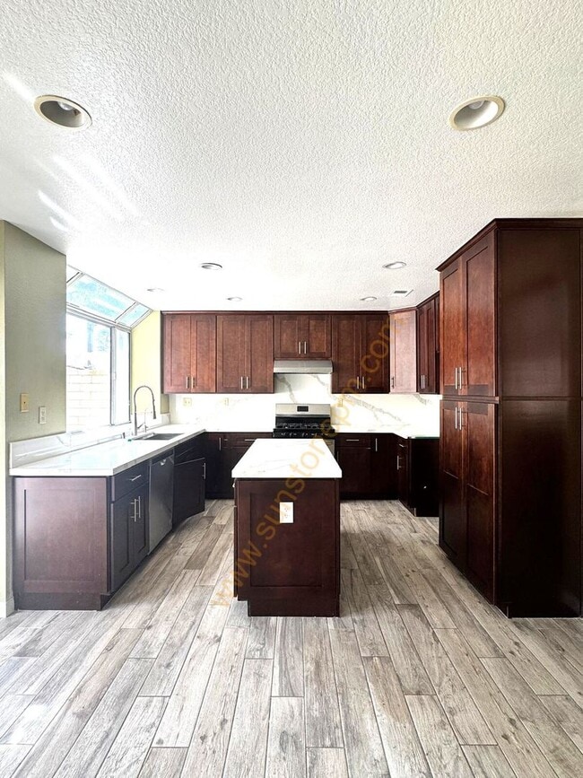 Building Photo - FULLY REMODELED CHINO HILLS BEAUTY! 4 BEDROOMS OFFICE 3-CAR GARAGE TOP SCHOOLS