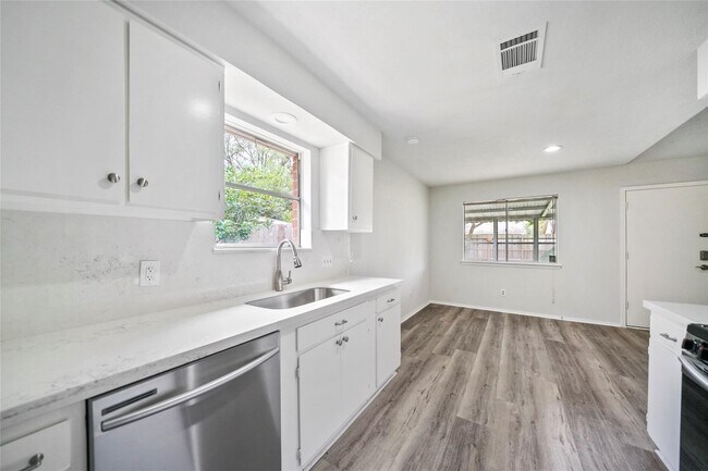 Building Photo - 1006 Golden Nugget Ct