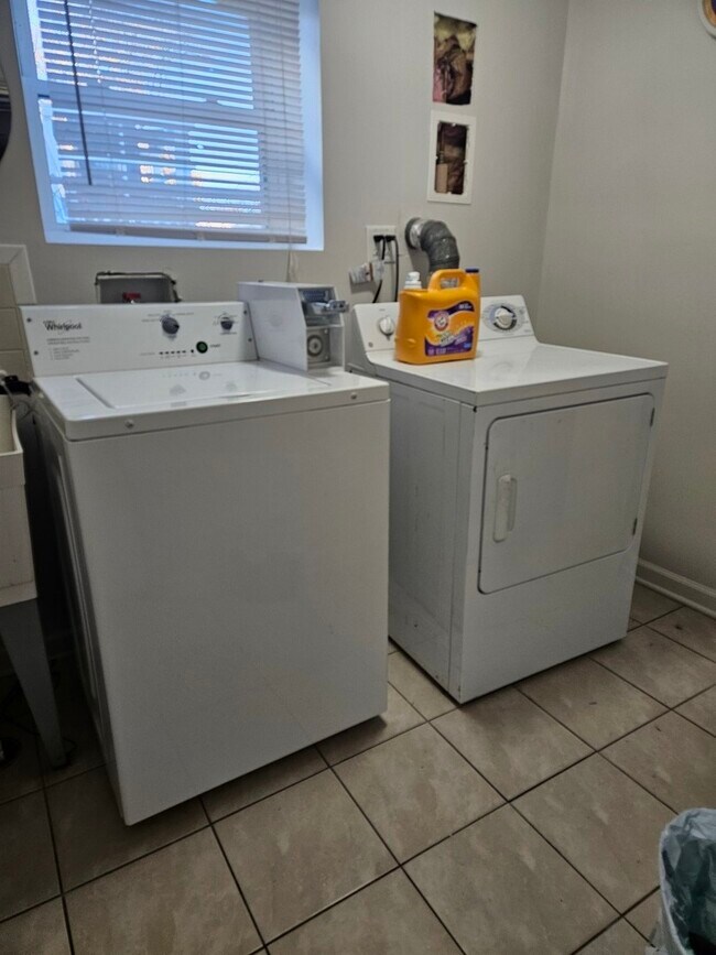 Building Photo - 2617 N 74th Ct