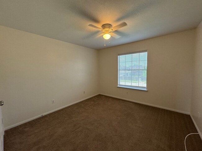 Building Photo - 6402 Taree Loop