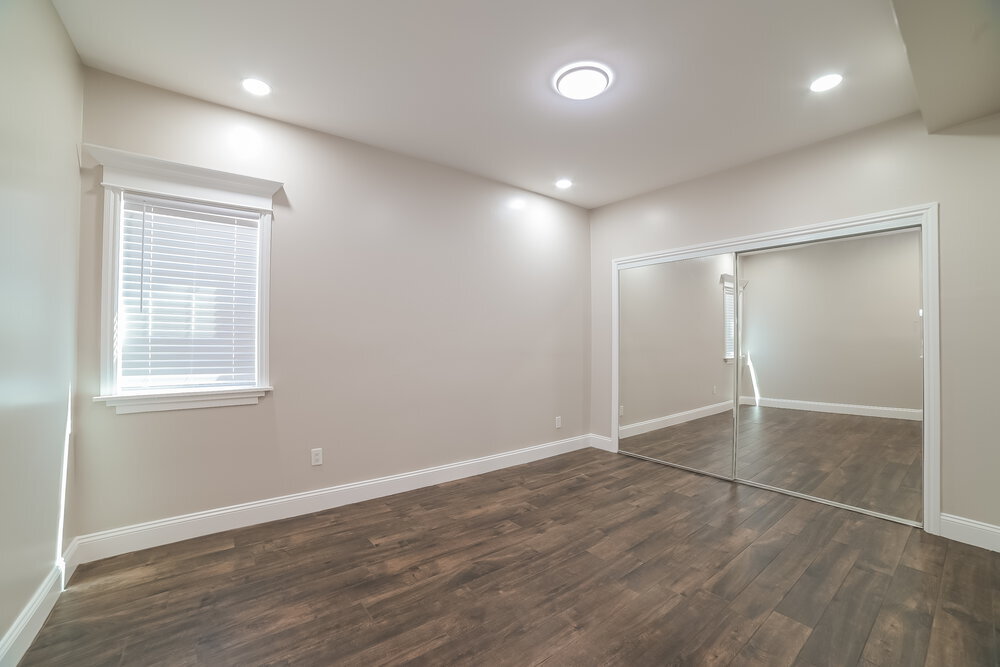 Building Photo - 1297 E Tradewind Dr