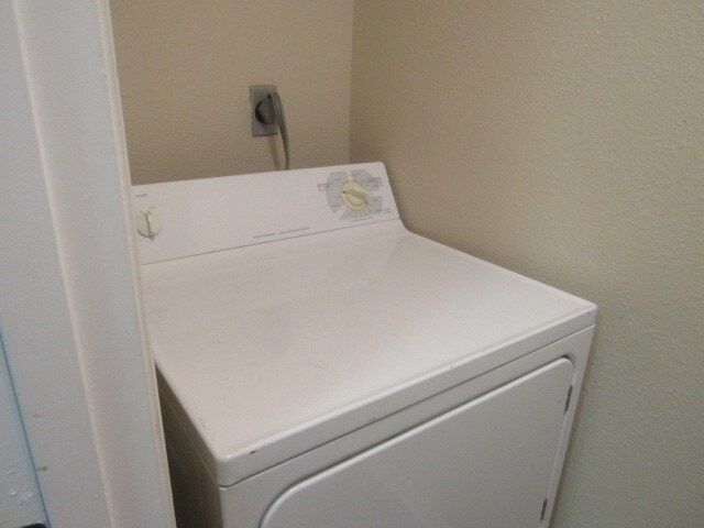 Building Photo - 1 bedroom 1 bathroom condo