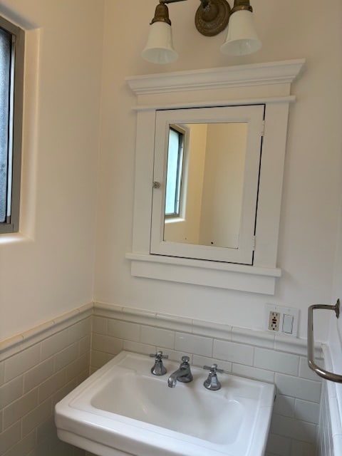 Bathroom 2 - 1722 Redcliff St