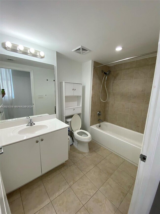 Building Photo - 111 E Flagler St