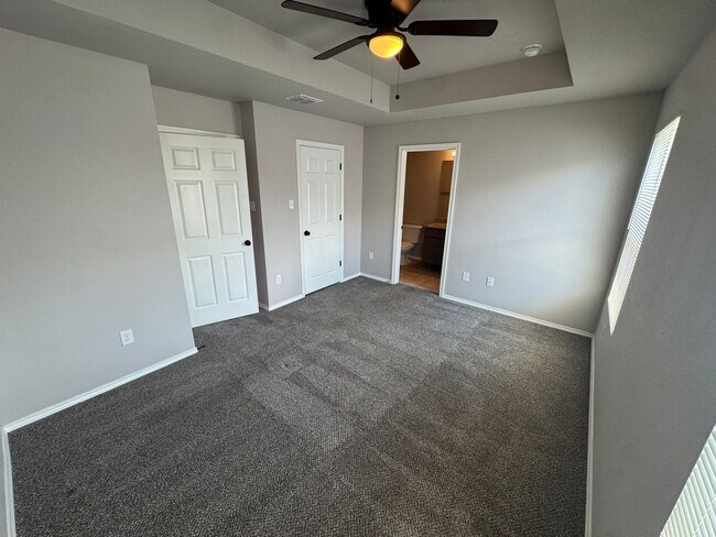 Building Photo - 4122 Swans Landing