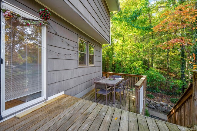 Building Photo - 10 Lundy Ln