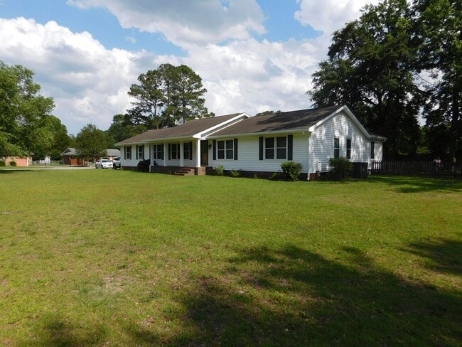 Building Photo - 3701 Lavenham Rd