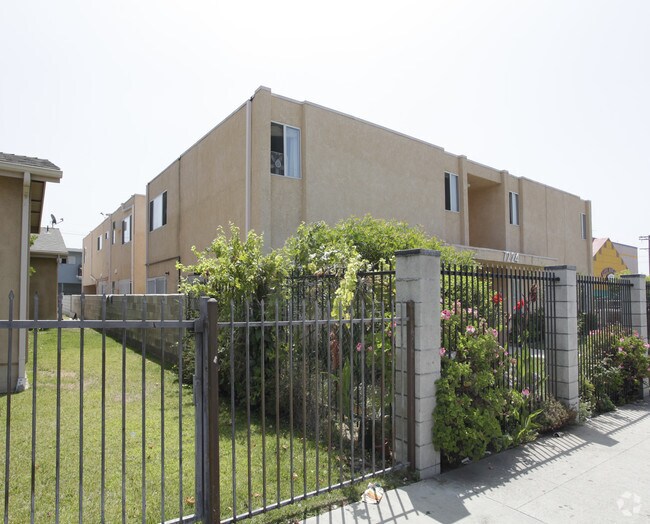 Building Photo - 7224 Tujunga Ave