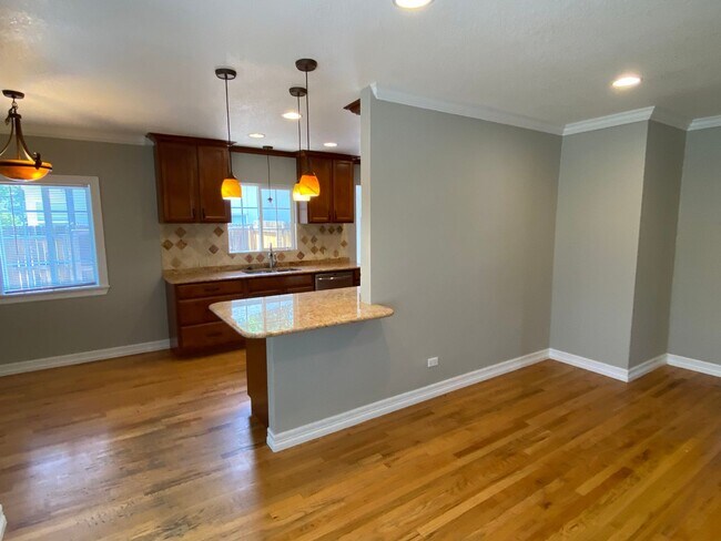 Building Photo - Charming Updated 3-Bedroom Home Just North...