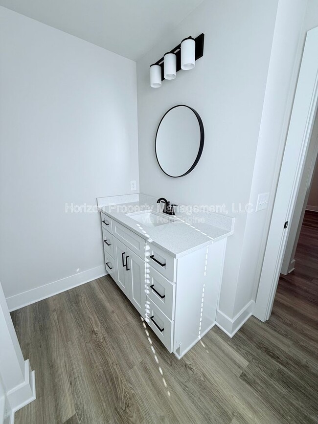 Building Photo - 6095 Quail Mountain Trail