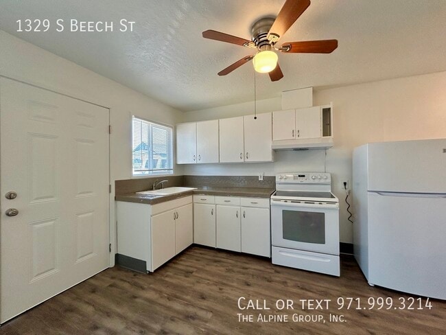 Building Photo - 1329 S Beech St