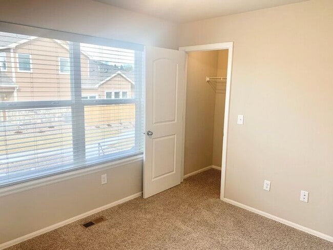 Building Photo - 3 Bed, 2.5 Bath Townhome in West Greeley. ...