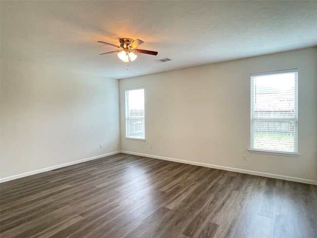 Building Photo - 28519 Willow Orchard Ln