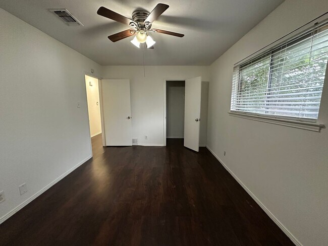Building Photo - 2109 Quail Run