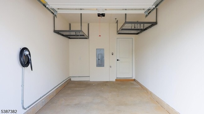 Building Photo - 113 Iris Ct
