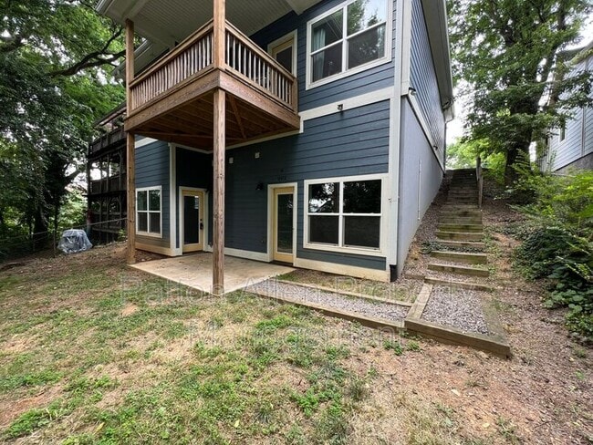 Building Photo - 6 Dundee St