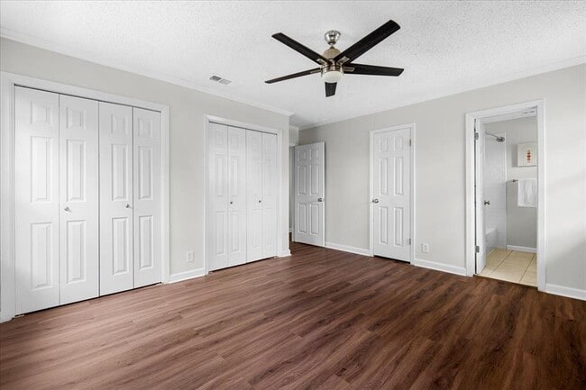 Building Photo - 2501 Redleaf Ln